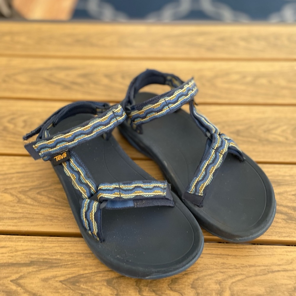 Teva’s size 3 kids